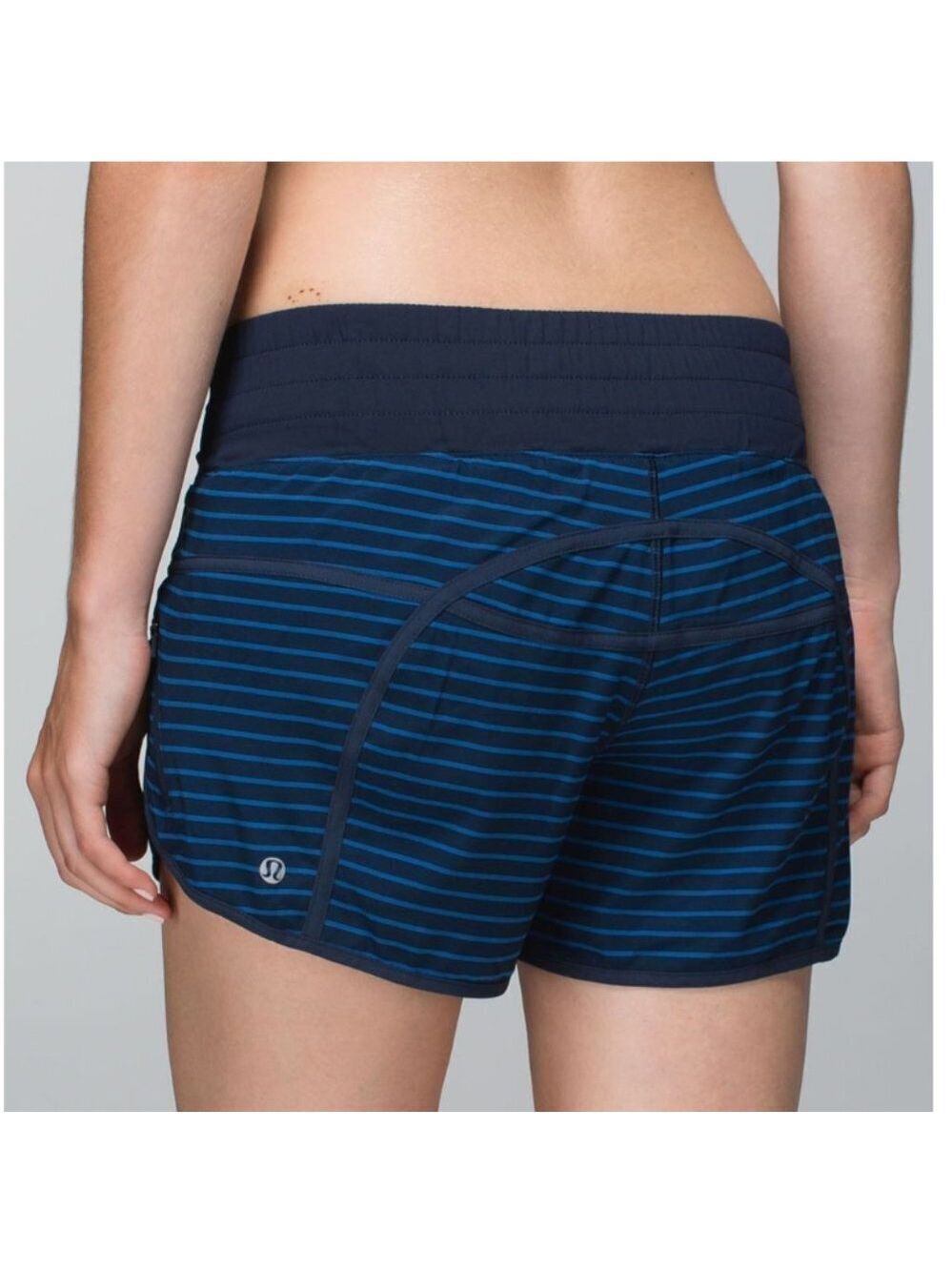 Lululemon Tracker Short II 4 Inch Rugged Blue Ink Stripe Size 4